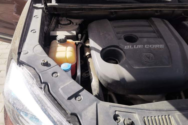 Used CHANGAN CS75 2017 Shangkui Edition 1.5T Automatic Fengxiang Model Engine Bay Right