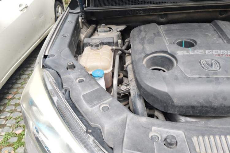 Used CHANGAN CS75 2017 Shangkui Edition 1.5T Manual Fengxiang Model Engine Bay Right