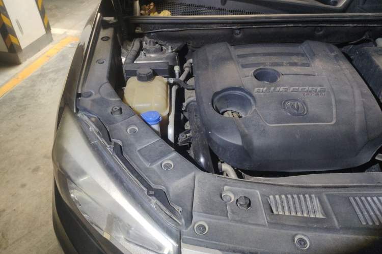 Used CHANGAN CS75 2017 Shangkui Edition 1.5T Automatic Fengxiang Model Engine Bay Right