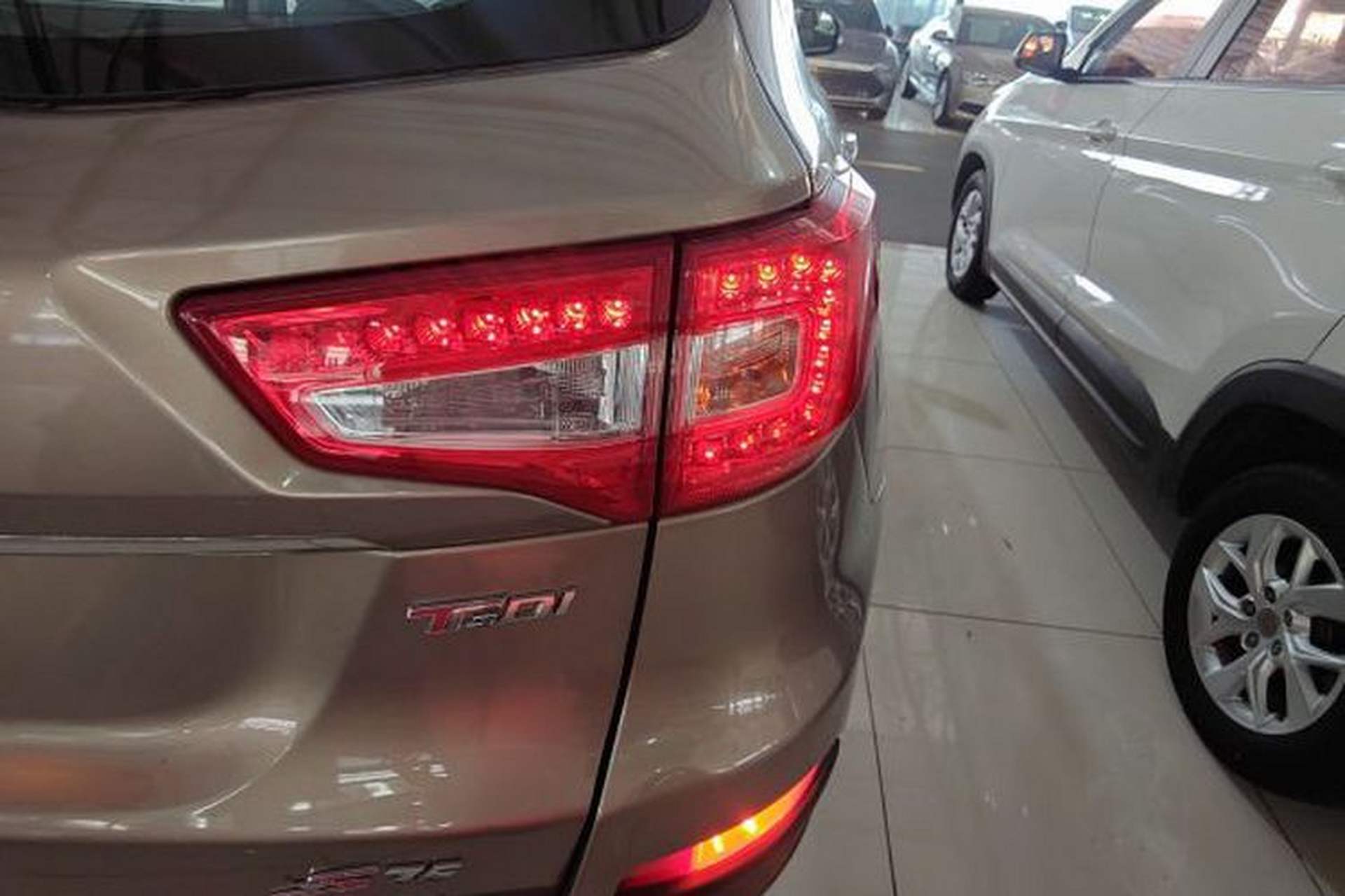 Used CHANGAN CS75 2017 Shangkui Edition 1.5T Automatic Fengxiang Model Exterior 4