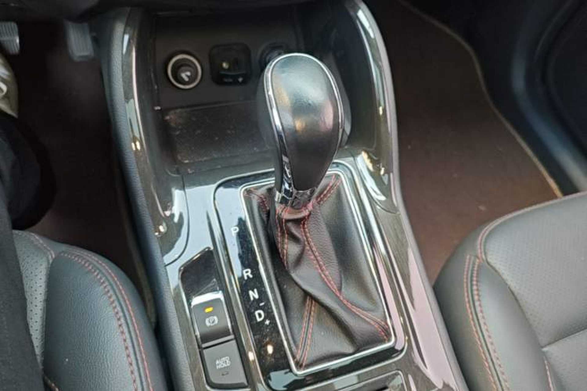 Used CHANGAN CS75 2017 Shangkui Edition 1.5T Automatic Fengyue Model Gear Lever
