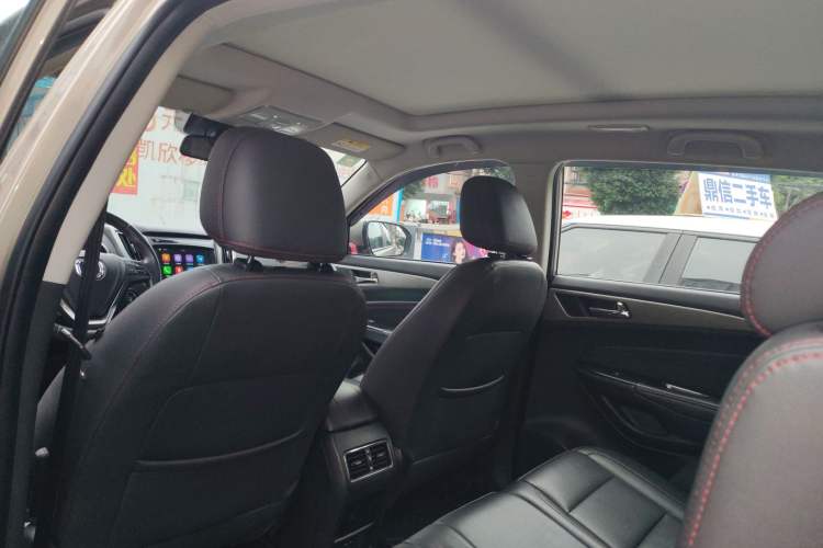 Used CHANGAN CS75 2017 Shangkui Edition 1.5T Automatic Fengyu Model Headliner
