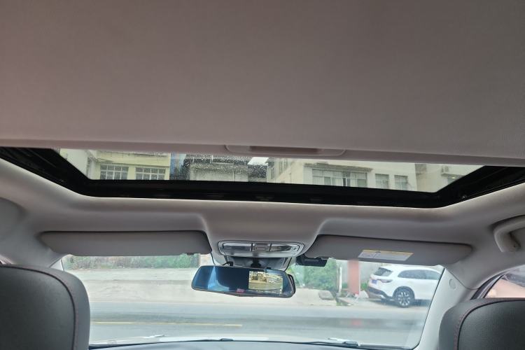 Used CHANGAN CS75 2017 Shangkui Edition 1.5T Automatic Fengyue Model Headliner