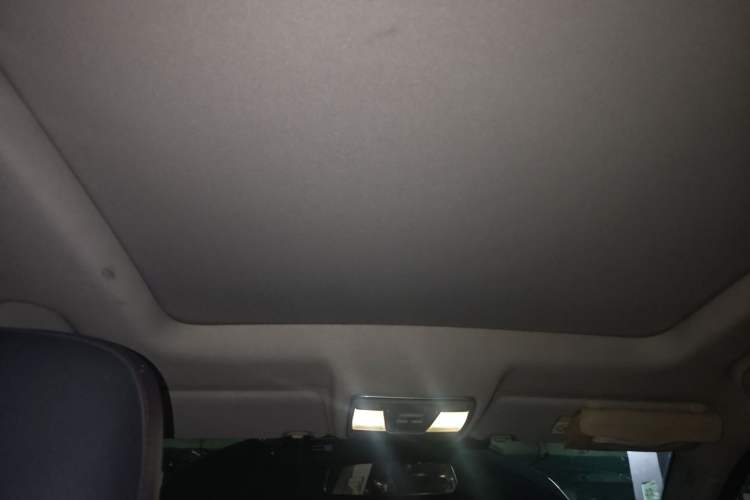 Used CHANGAN CS75 2017 Shangkui Edition 1.5T Automatic Sharp Model Headliner