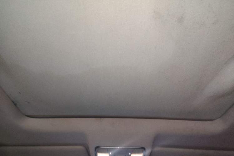 Used CHANGAN CS75 2017 Shangkui Edition 1.5T Automatic Fengxiang Model Headliner