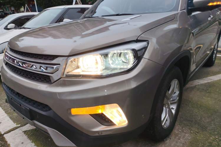 Used CHANGAN CS75 2017 Shangkui Edition 1.5T Automatic Fengyu Model Left Front Headlight