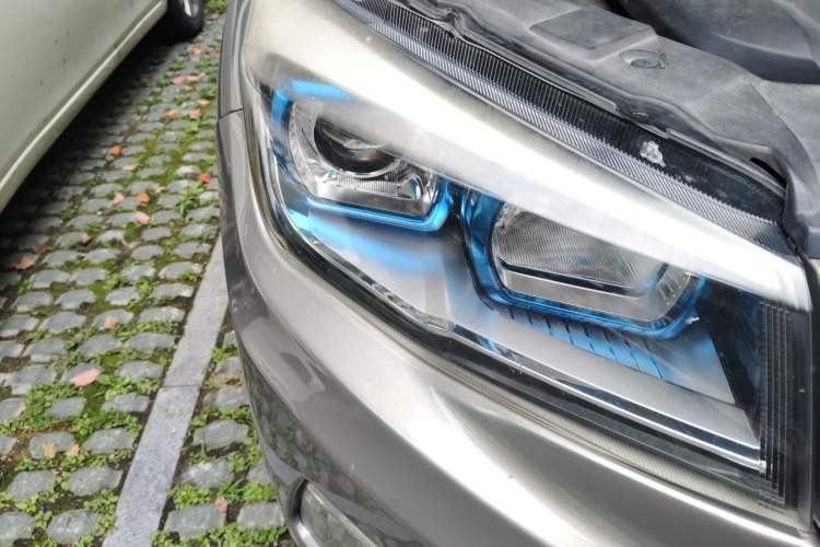 Used CHANGAN CS75 2017 Shangkui Edition 1.5T Manual Fengxiang Model Right Front Headlight