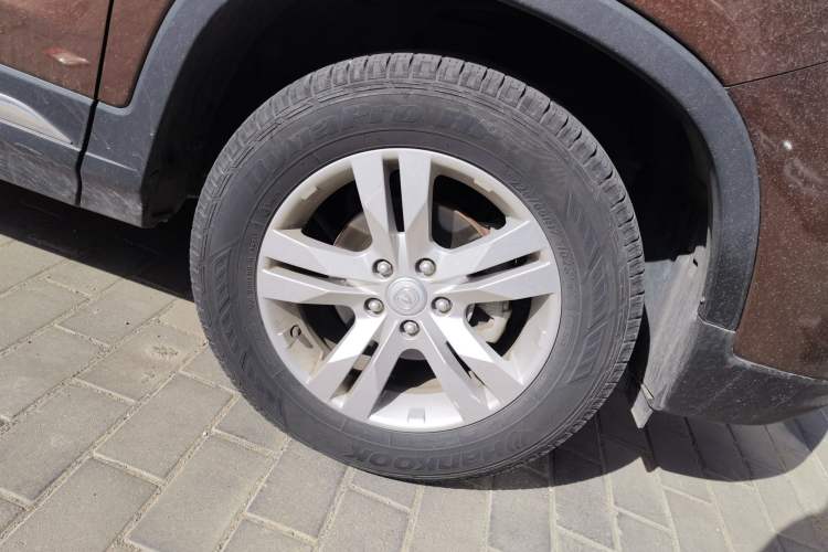 Used CHANGAN CS75 2017 Shangkui Edition 1.5T Automatic Fengxiang Model Right Front Wheel Hub