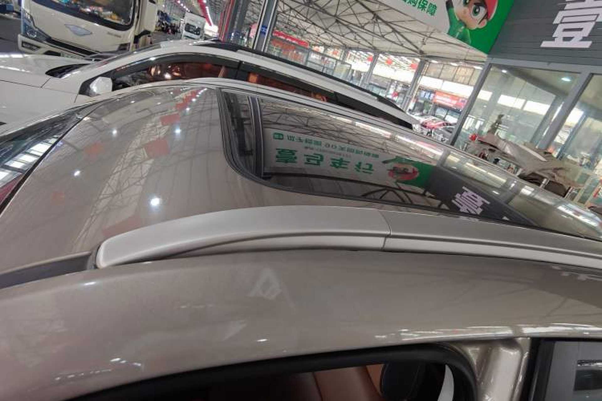 Used CHANGAN CS75 2017 Shangkui Edition 1.5T Automatic Fengxiang Model Roof