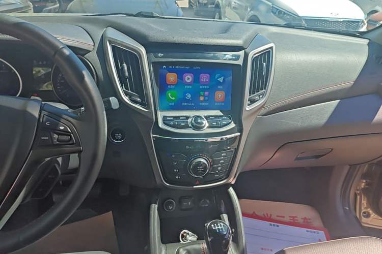 Used CHANGAN CS75 2017 Shangku Edition 1.5T Manual ZhiXiang Model Audio And AC Panel