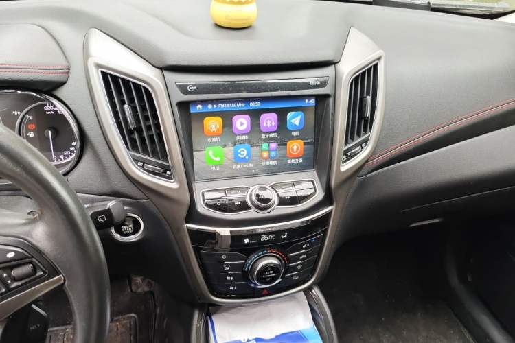 Used CHANGAN CS75 2017 Shangkui Edition 1.5T Automatic Fengxiang Model Audio And AC Panel