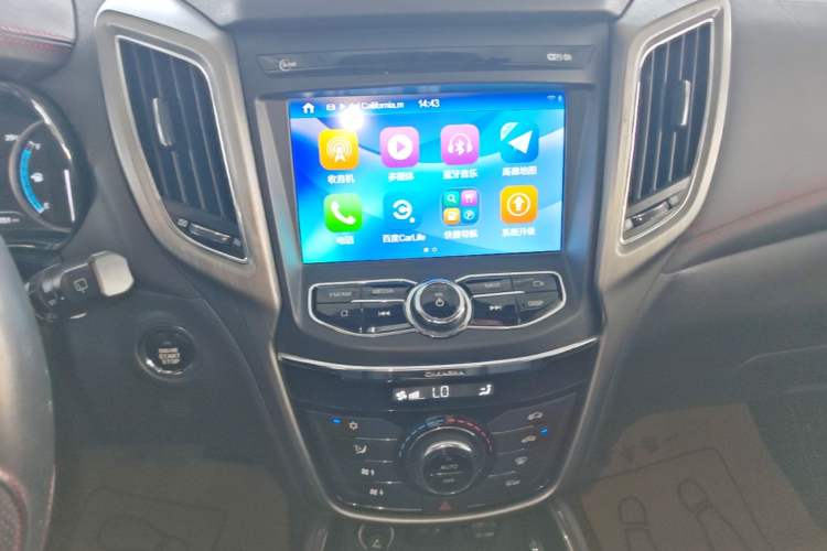 Used CHANGAN CS75 2017 Shangkui Edition 1.5T Automatic Fengxiang Model Audio And AC Panel