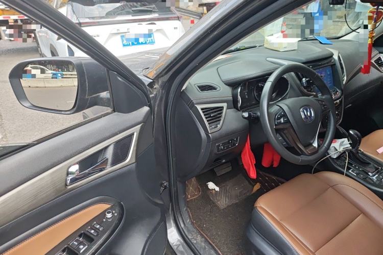 Used CHANGAN CS75 2017 Shangkui Edition 1.5T Automatic Sharp Model Driver Seat