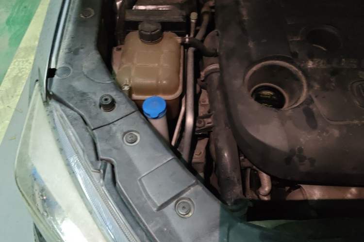Used CHANGAN CS75 2017 Shangkui Edition 1.5T Automatic Fengxiang Model Engine Bay Right