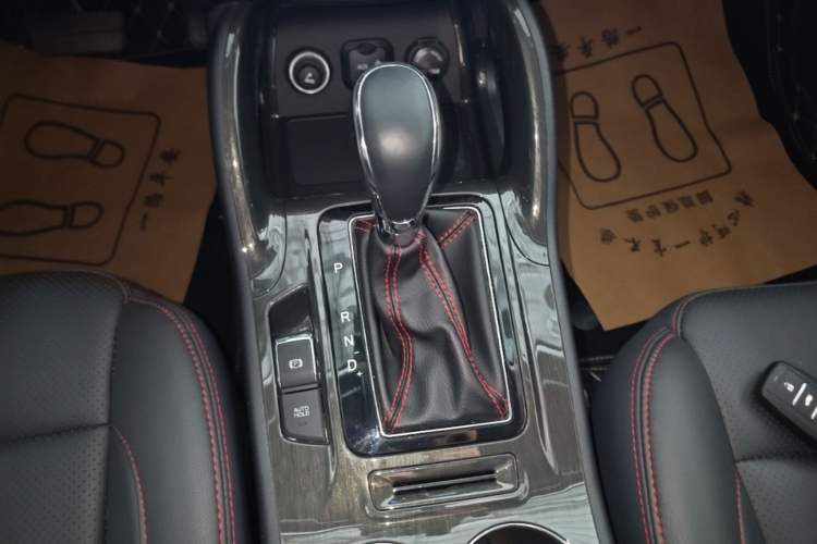 Used CHANGAN CS75 2017 Shangkui Edition 1.5T Automatic Fengxiang Model Gear Lever