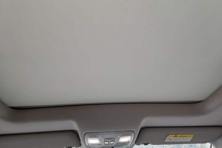 Used CHANGAN CS75 2017 Shangkui Edition 1.5T Automatic Fengxiang Model Headliner
