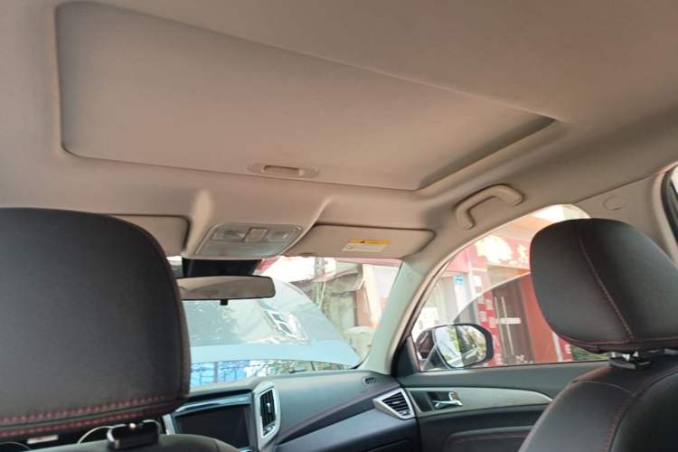 Used CHANGAN CS75 2017 Shangkui Edition 1.5T Manual Fengxiang Model Headliner