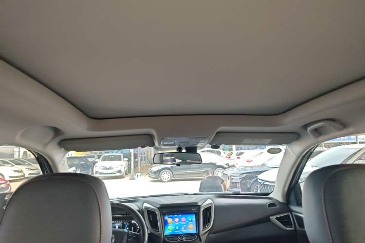 Used CHANGAN CS75 2017 Shangkui Edition 1.5T Automatic Fengxiang Model Headliner
