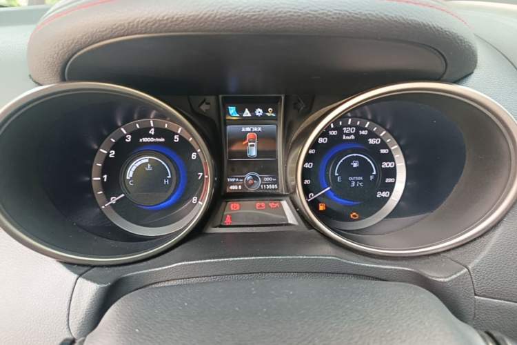 Used CHANGAN CS75 2017 Shangkui Edition 1.5T Manual Fengxiang Model Instrument Cluster