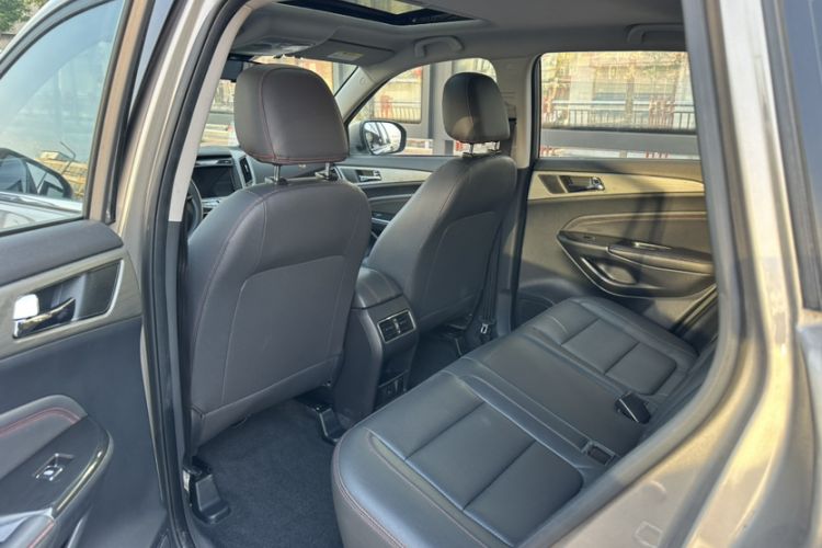 Used CHANGAN CS75 2017 Shangkui Edition 1.5T Automatic Fengyue Model Interior 2