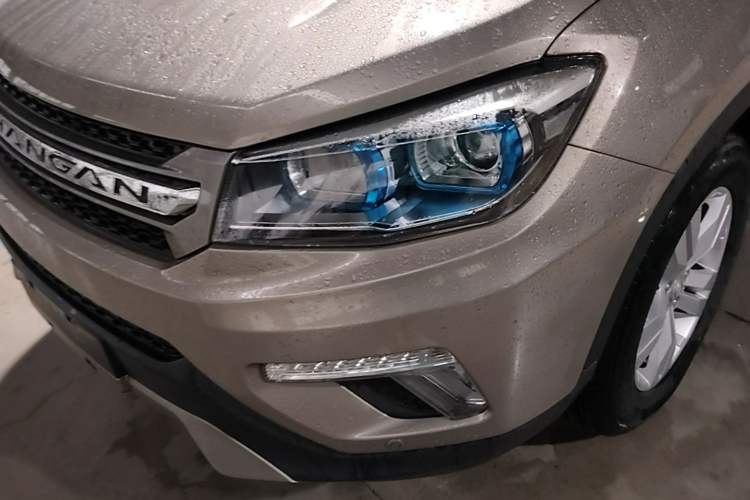 Used CHANGAN CS75 2017 Shangkui Edition 1.5T Automatic Fengyue Model Left Front Headlight