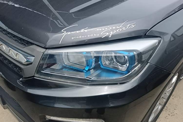 Used CHANGAN CS75 2017 Shangkui Edition 1.5T Automatic Fengyue Model Left Front Headlight