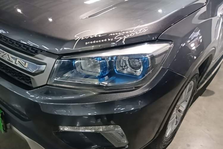 Used CHANGAN CS75 2017 Shangkui Edition 1.5T Automatic Fengyue Model Left Front Headlight