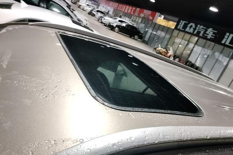 Used CHANGAN CS75 2017 Shangkui Edition 1.5T Automatic Fengyue Model Roof