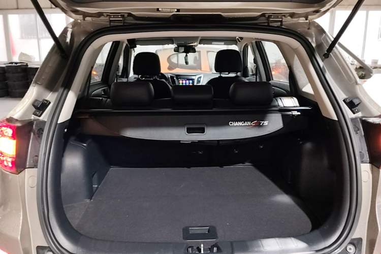 Used CHANGAN CS75 2017 Shangkui Edition 1.5T Automatic Fengyue Model Trunk