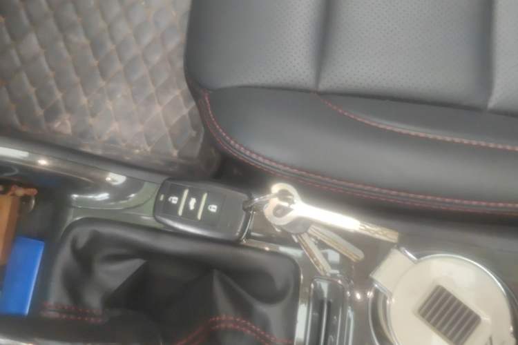 Used CHANGAN CS75 2017 Shangkui Edition 1.5T Manual Fengxiang Model Vehicle Key