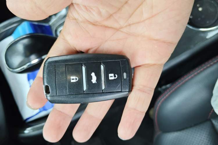 Used CHANGAN CS75 2017 Shangkui Edition 1.5T Automatic Fengxiang Model Vehicle Key