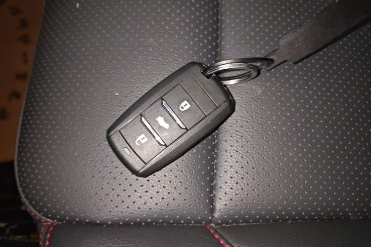 Used CHANGAN CS75 2017 Shangkui Edition 1.5T Automatic Fengxiang Model Vehicle Key