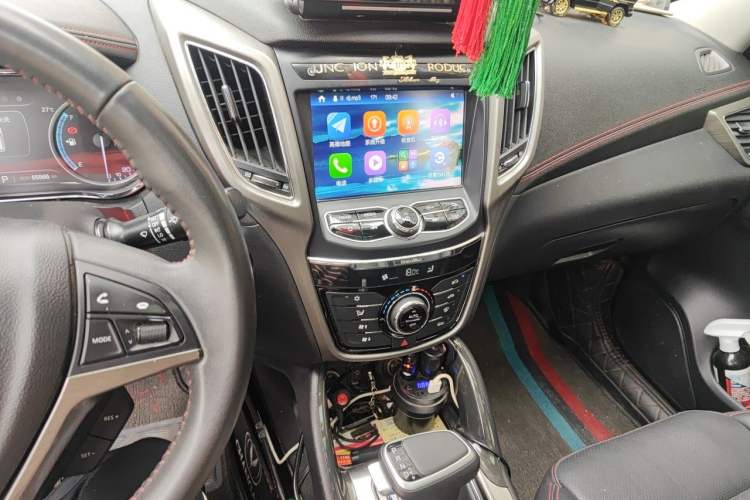 Used CHANGAN CS75 2017 Shangkui Edition 1.5T Automatic Fengxiang Model Audio And AC Panel