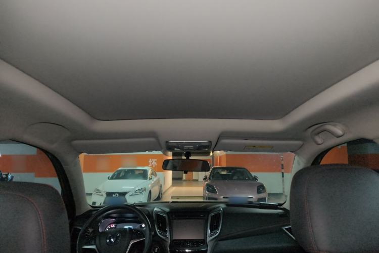Used CHANGAN CS75 2017 Shangkui Edition 1.5T Automatic Fengxiang Model Headliner