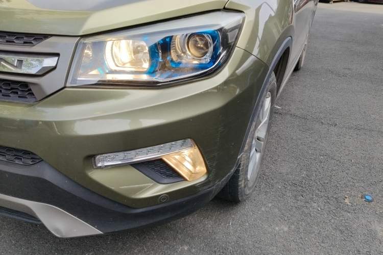 Used CHANGAN CS75 2017 Shangkui Edition 1.5T Manual Fengxiang Model Left Front Headlight