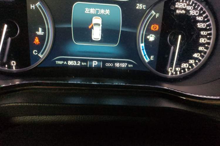 Used CHANGAN CS75 2017 Shangkui Edition 1.5T Automatic Fengxiang Model Odometer Close Up