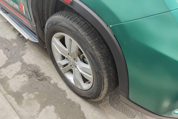 Used CHANGAN CS75 2017 Shangkui Edition 1.5T Automatic Fengxiang Model Right Front Wheel Hub