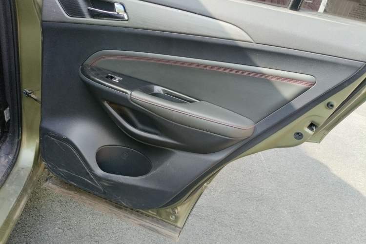 Used CHANGAN CS75 2017 Shangkui Edition 1.5T Manual Fengxiang Model Right Rear Door Interior