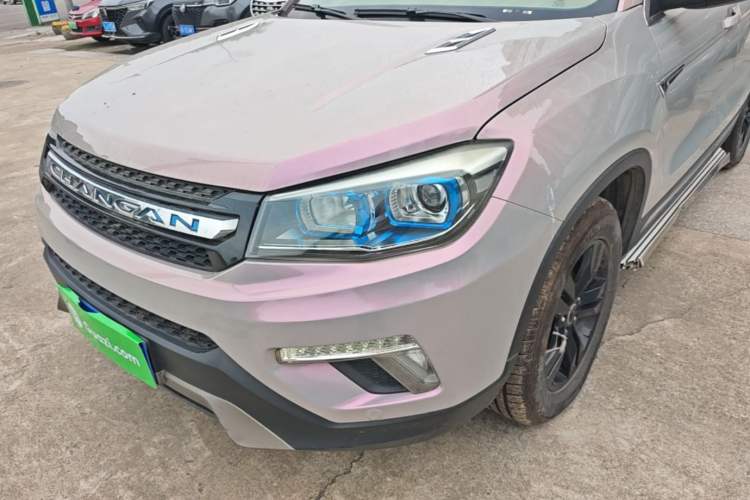 Used CHANGAN CS75 2017 Shangkui Edition 1.5T Automatic Fengxiang Model Left Front Headlight