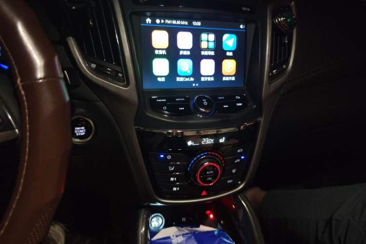 Used CHANGAN CS75 2017 Shangku Edition 1.5T Manual ZhiXiang Model Audio And AC Panel
