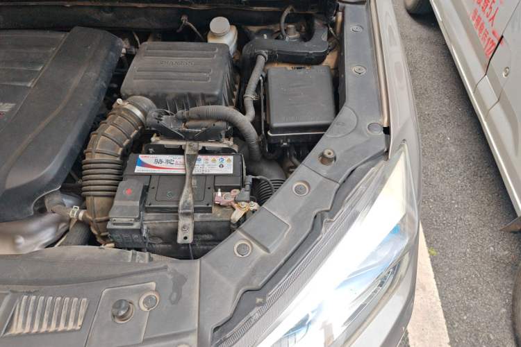 Used CHANGAN CS75 2017 Shangkui Edition 1.5T Automatic Fengxiang Model Engine Bay Left