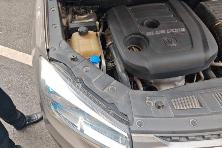 Used CHANGAN CS75 2017 Shangkui Edition 1.5T Automatic Fengxiang Model Engine Bay Right