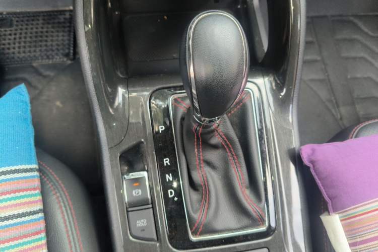 Used CHANGAN CS75 2017 Shangkui Edition 1.5T Automatic Sharp Model Gear Lever
