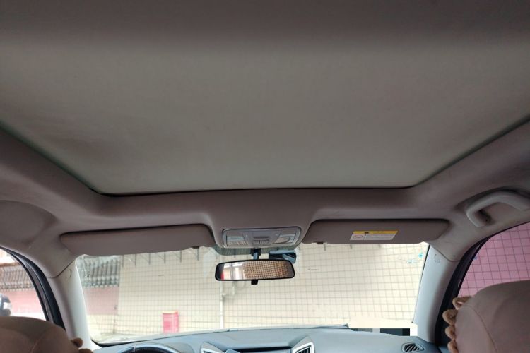 Used CHANGAN CS75 2017 Shangkui Edition 1.5T Automatic Fengxiang Model Headliner