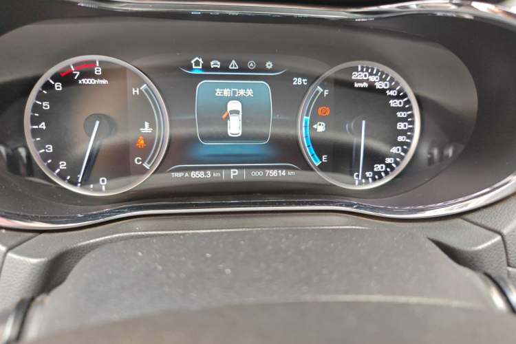 Used CHANGAN CS75 2017 Shangkui Edition 1.5T Automatic Fengxiang Model Odometer Close Up