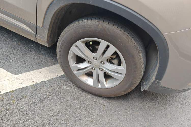 Used CHANGAN CS75 2017 Shangkui Edition 1.5T Automatic Fengxiang Model Right Front Wheel Hub