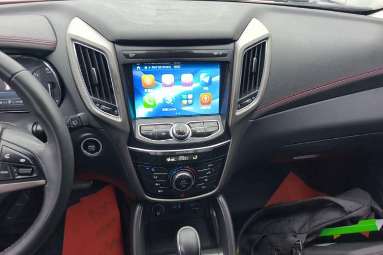 Used CHANGAN CS75 2017 Shangkui Edition 1.5T Automatic Fengxiang Model Audio And AC Panel