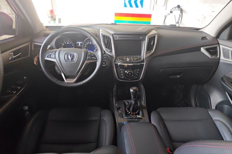 Used CHANGAN CS75 2017 Shangku Edition 1.5T Manual ZhiXiang Model Center Console