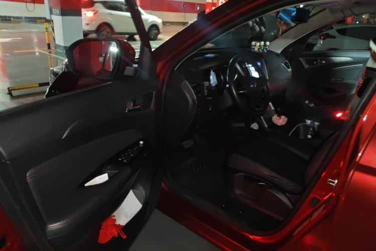 Used CHANGAN CS75 2017 Shangkui Edition 1.5T Automatic Fengxiang Model Driver Seat