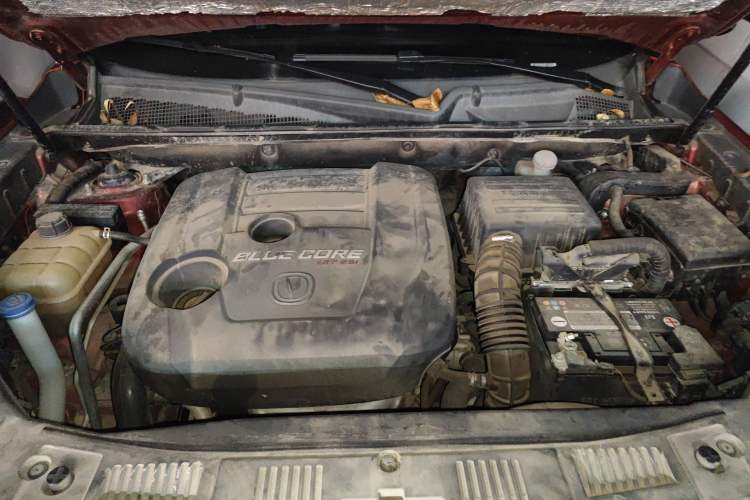 Used CHANGAN CS75 2017 Shangkui Edition 1.5T Manual Fengxiang Model Engine Bay